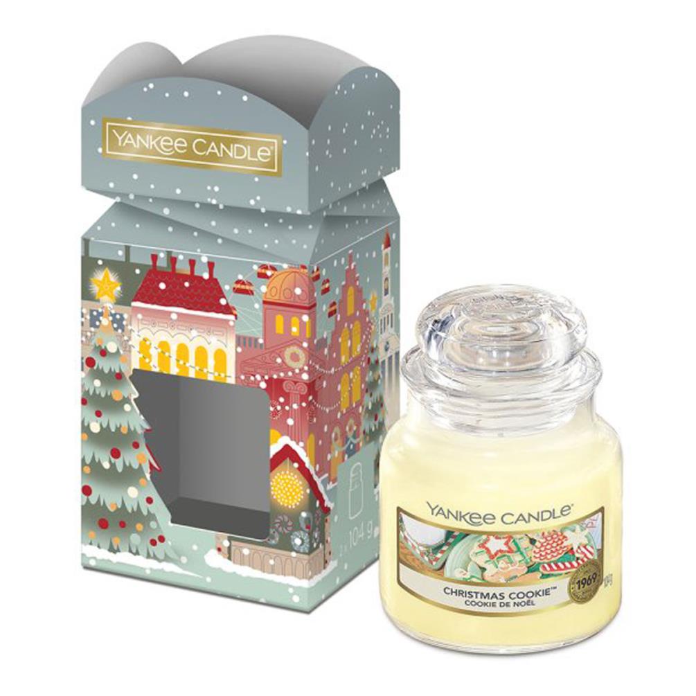 Yankee Candle Small Jar in Gift Wrap Christmas Gift Set Extra Image 2